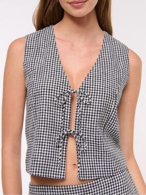 Abercrombie & Fitch Black and White Gingham Tie-Front Top